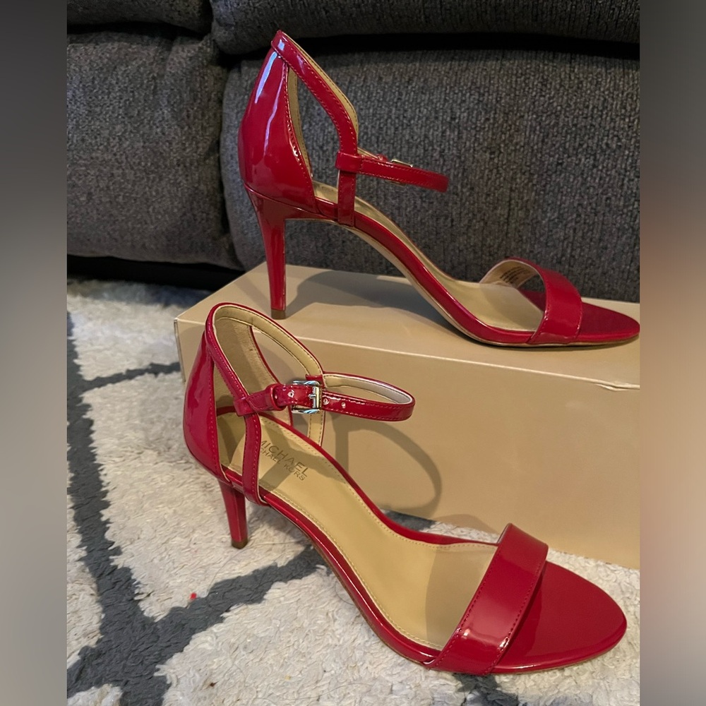 Michael Kors size 7 heels